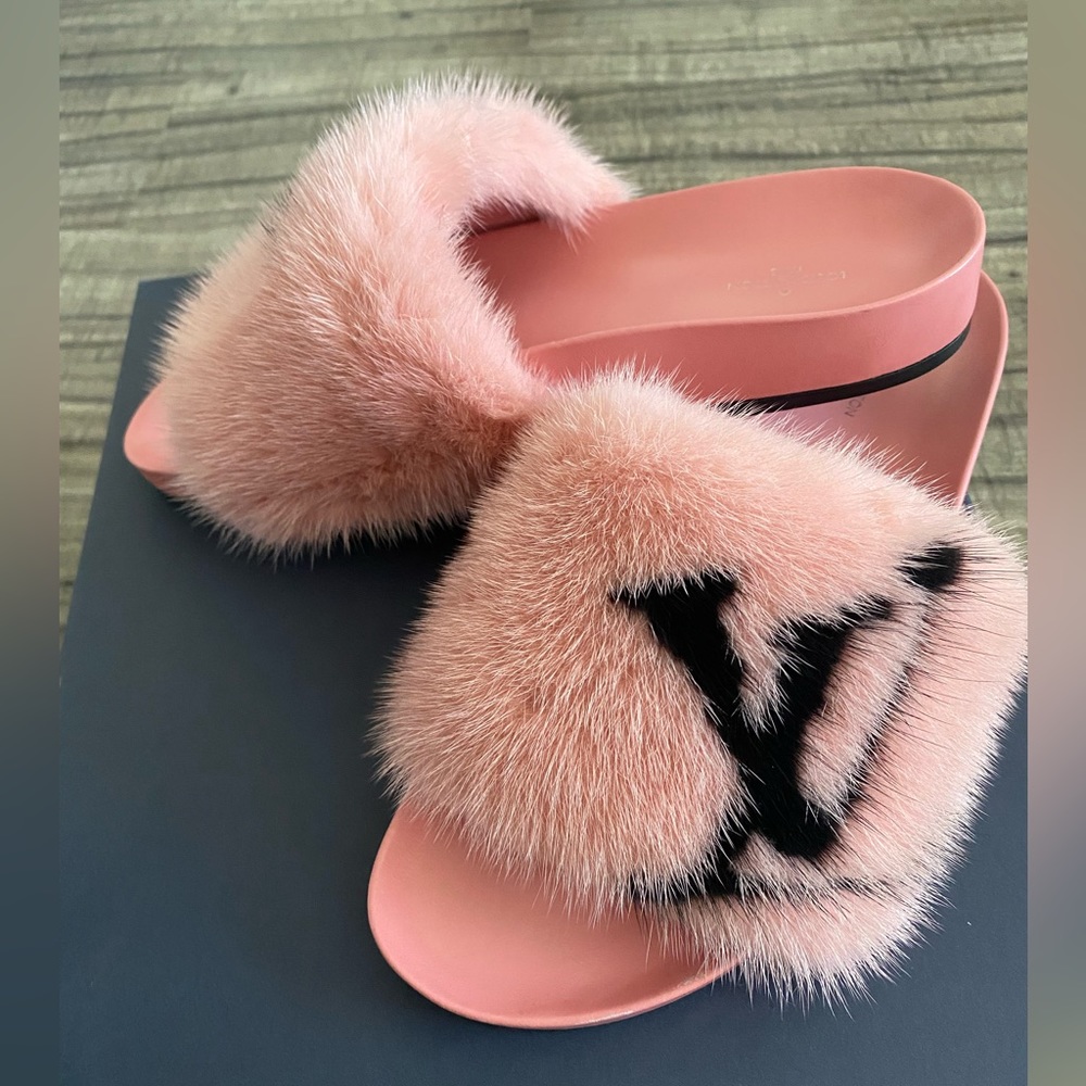 Louis Vuitton Mink Bom Dia Flat Mules